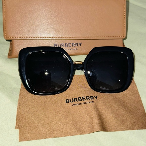 Barely used Like Brand New Burberry black square sunglasses #luxuryshades - Picture 1 of 7
